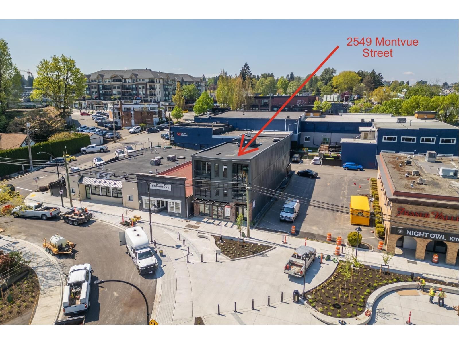 Property Photo:  2549 Montvue Avenue  BC V2S 3V2 