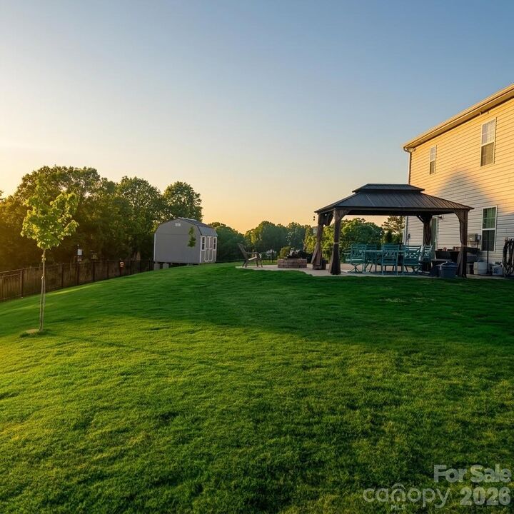 Property Photo: 5189 Duck Lane NC 28609