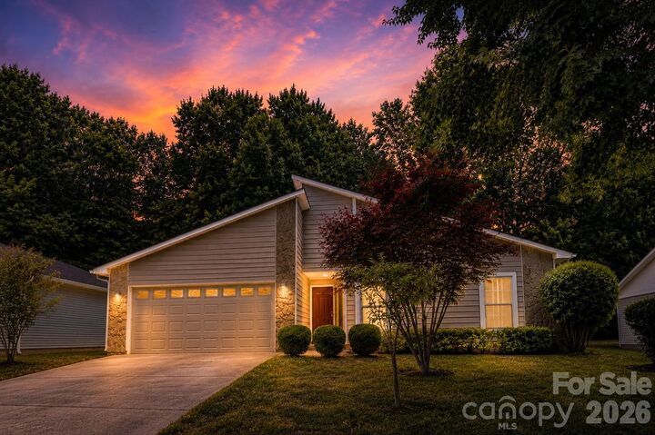 Property Photo: 7636 Eastbourne Road NC 28227