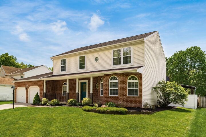 Property Photo:  305 Mackenzie Drive  OH 43147 