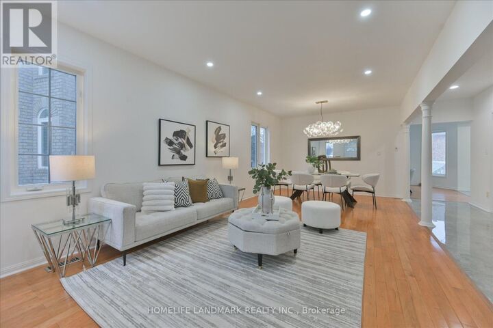 Property Photo:  20 Fortune Crescent  ON L4S 1S5 