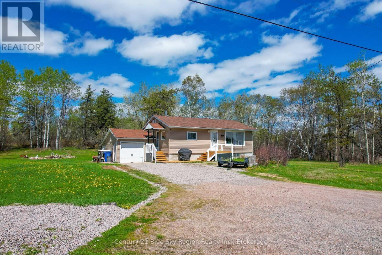 Property Photo:  1742 Highway 17 East  ON P0H 1H0 