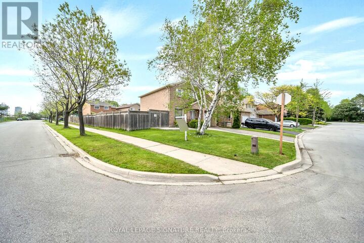 Property Photo:  2479 Grindstone Court  ON L5L 3K8 