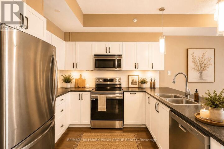 Property Photo:  230 Titanium Private 403  ON K1C 0C1 