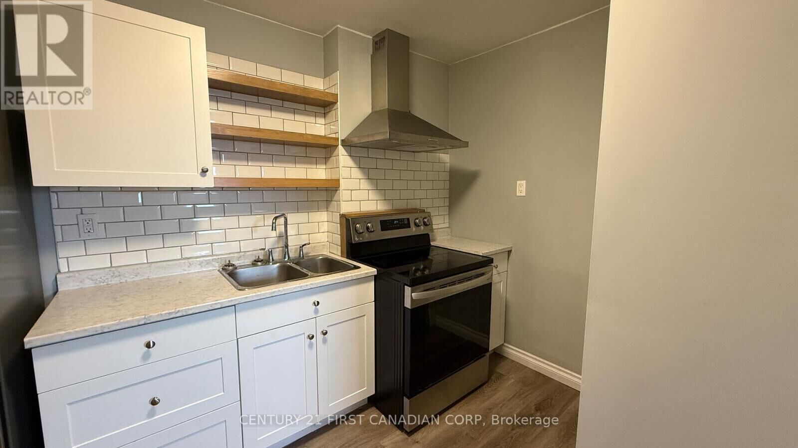 Property Photo: 1072 Dundas Street 3 ON N5W 3A6