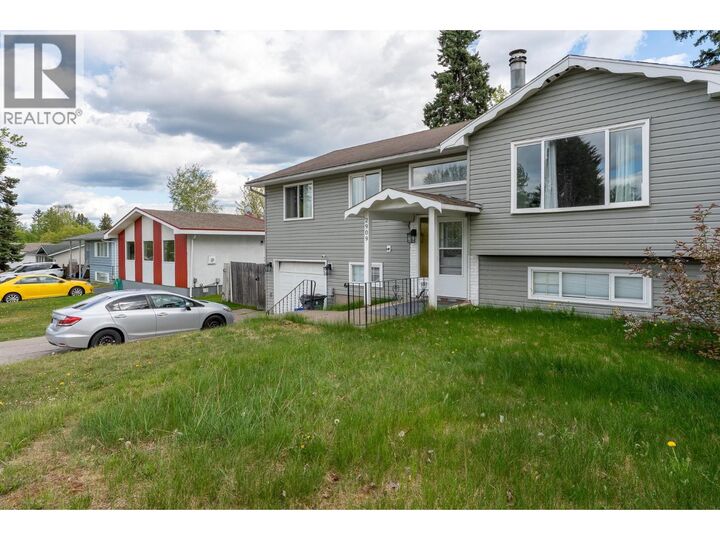 Property Photo:  2909 Pinewood Avenue  BC V2N 1H8 