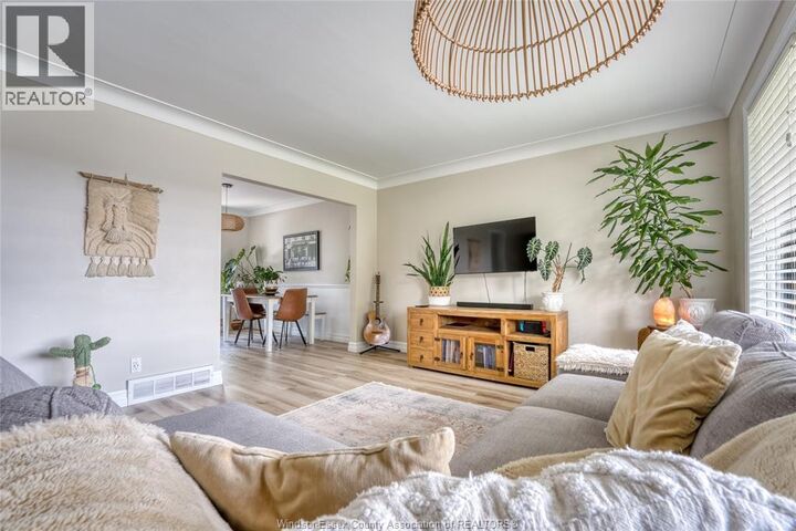 Property Photo: 1204 Sumach ON N8S 2S4