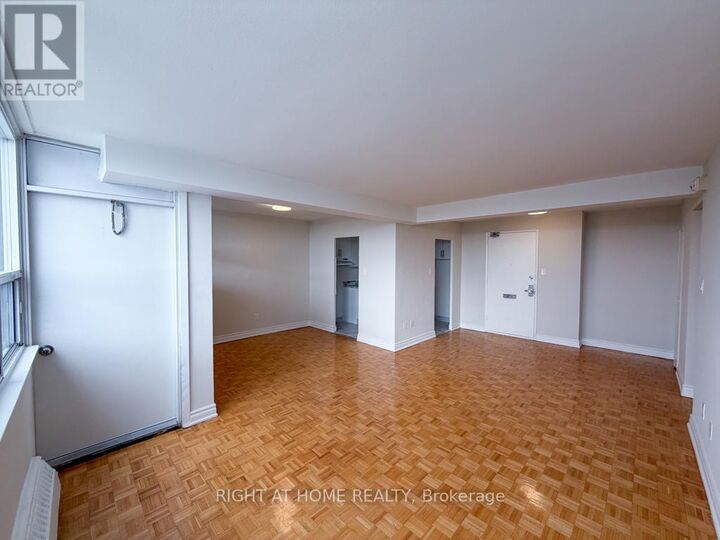 Property Photo:  1440 Lawrence Avenue West 116  ON M6L 1B2 