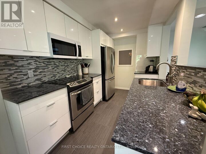 Property Photo: 130 Greenfield Avenue C ON K1S 5L2