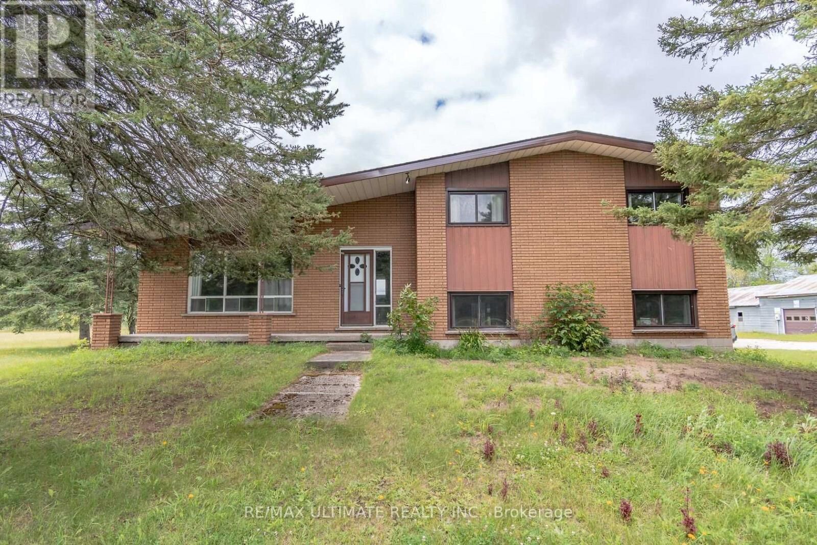 Property Photo:  321 Warrington Road  ON L0M 1S0 
