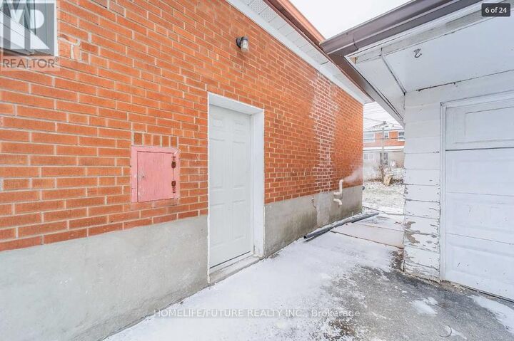 Property Photo: 102 Golfhaven Drive Bsmt ON M1G 2E3