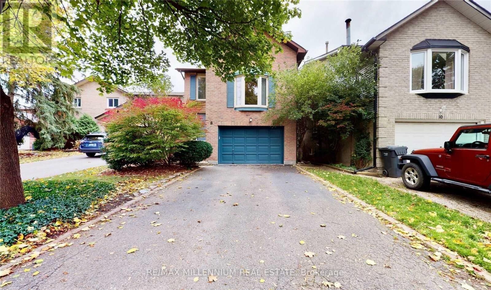 Property Photo: 8 Dalzell Avenue ON L6Z 2C5