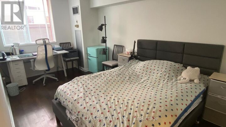 Property Photo: 736 Bay Street ON M5G 2M4