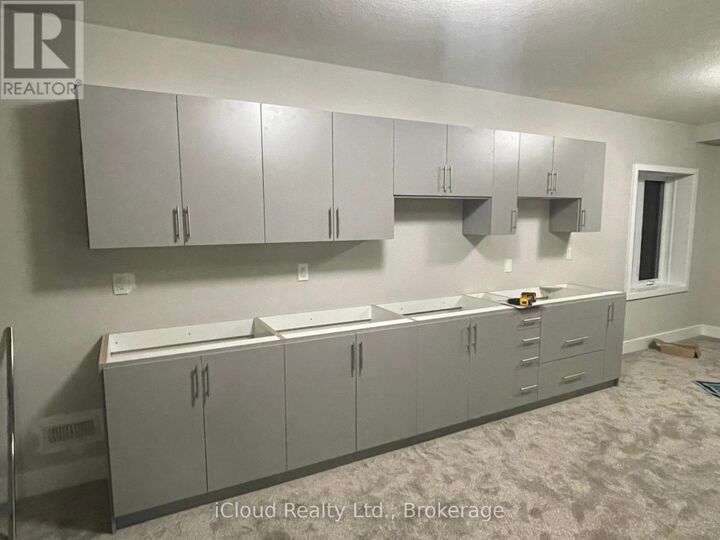 Property Photo:  27 Hollybrook Trail Lower  ON N2R 1M2 