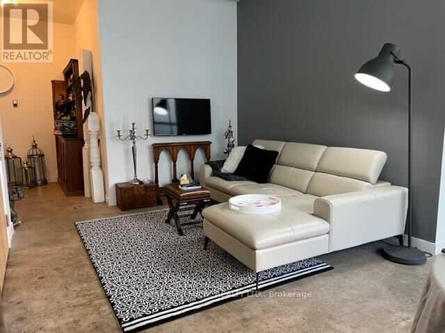 Property Photo: 155 Dalhousie Street 1060 ON M5B 2P7