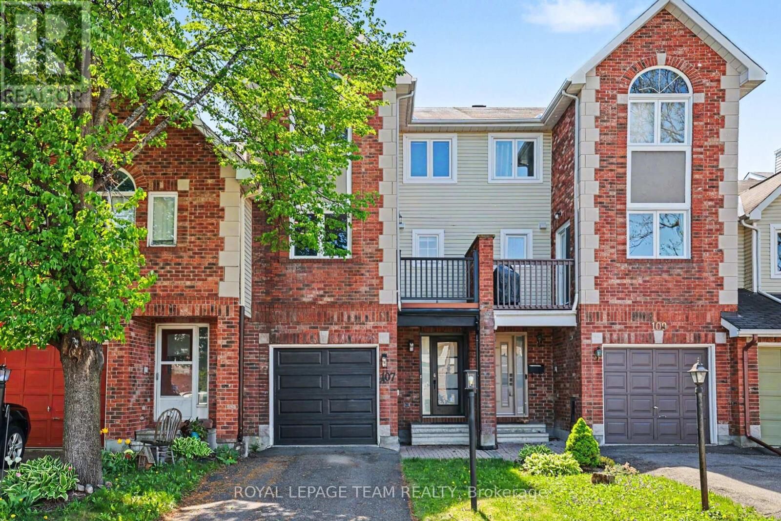 Property Photo: 107 Woodpark Way ON K2J 4C7
