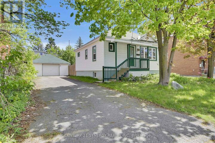 Property Photo:  751 Rue De L,Eglise Street  ON K1K 3K5 