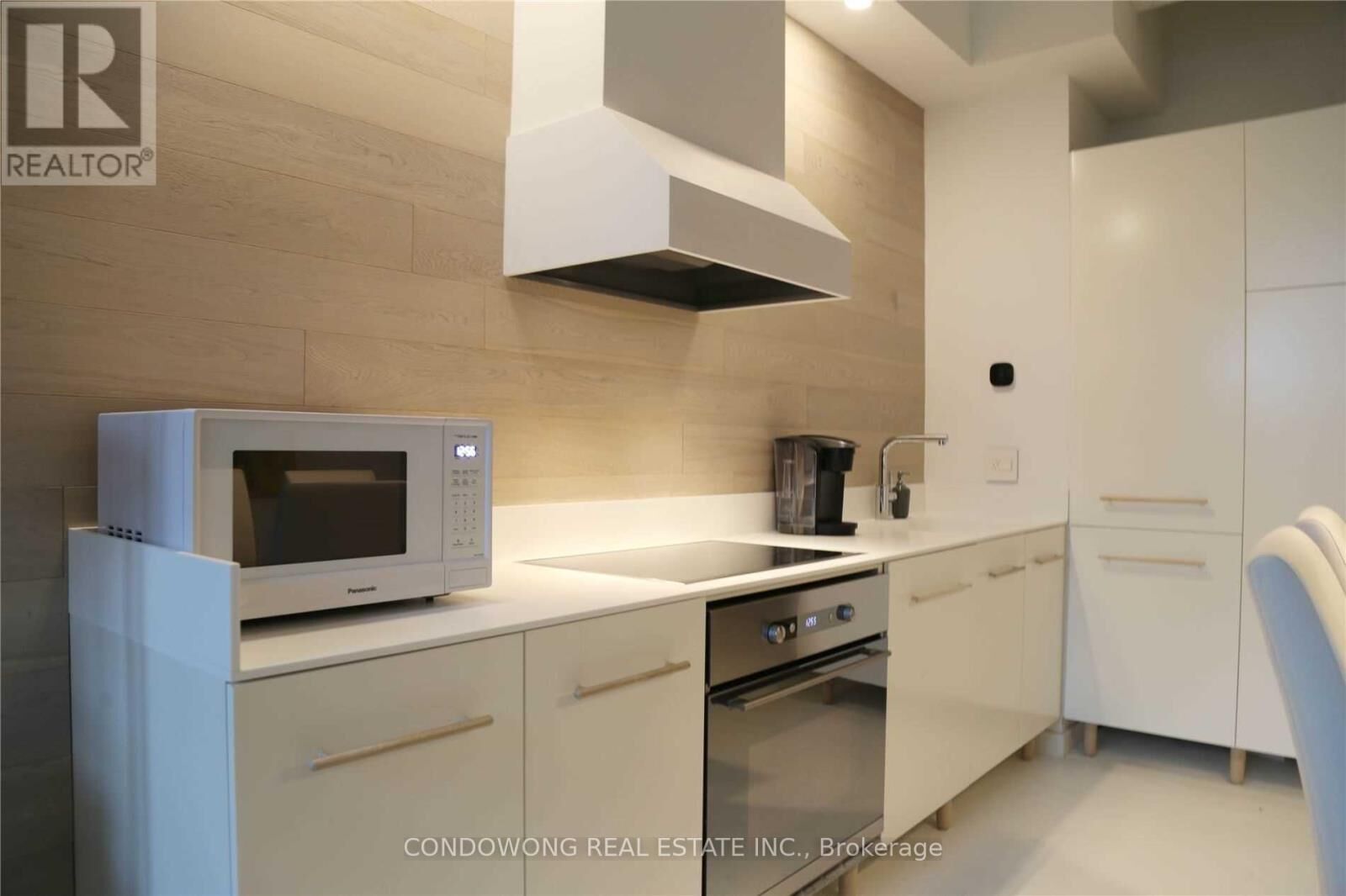 Property Photo: 155 Dalhousie Street 1037 ON M5B 2P7
