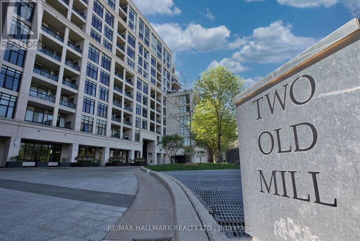 Property Photo:  2 Old Mill Drive 316  ON M6S 0A2 