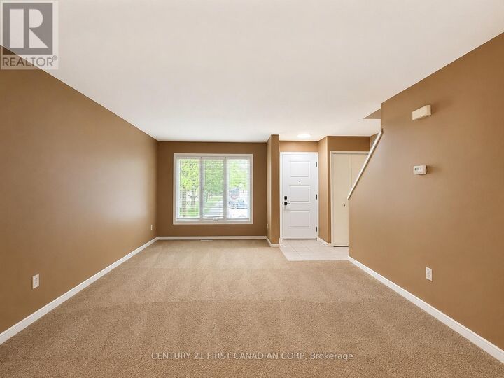 Property Photo:  925 Lawson Road 16  ON N6G 4G2 