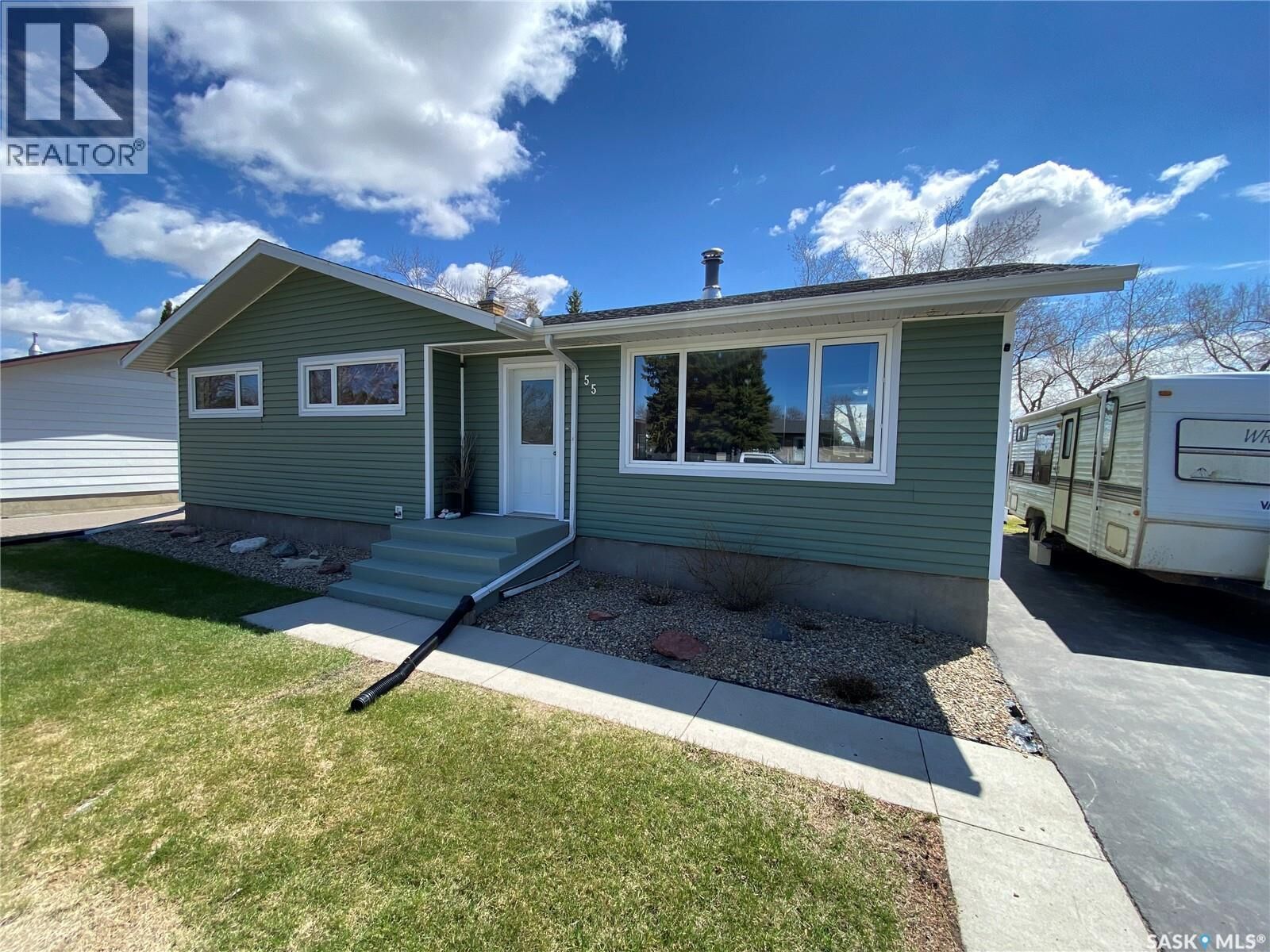 Property Photo:  55 Mossfield Place  SK S3N 2R1 