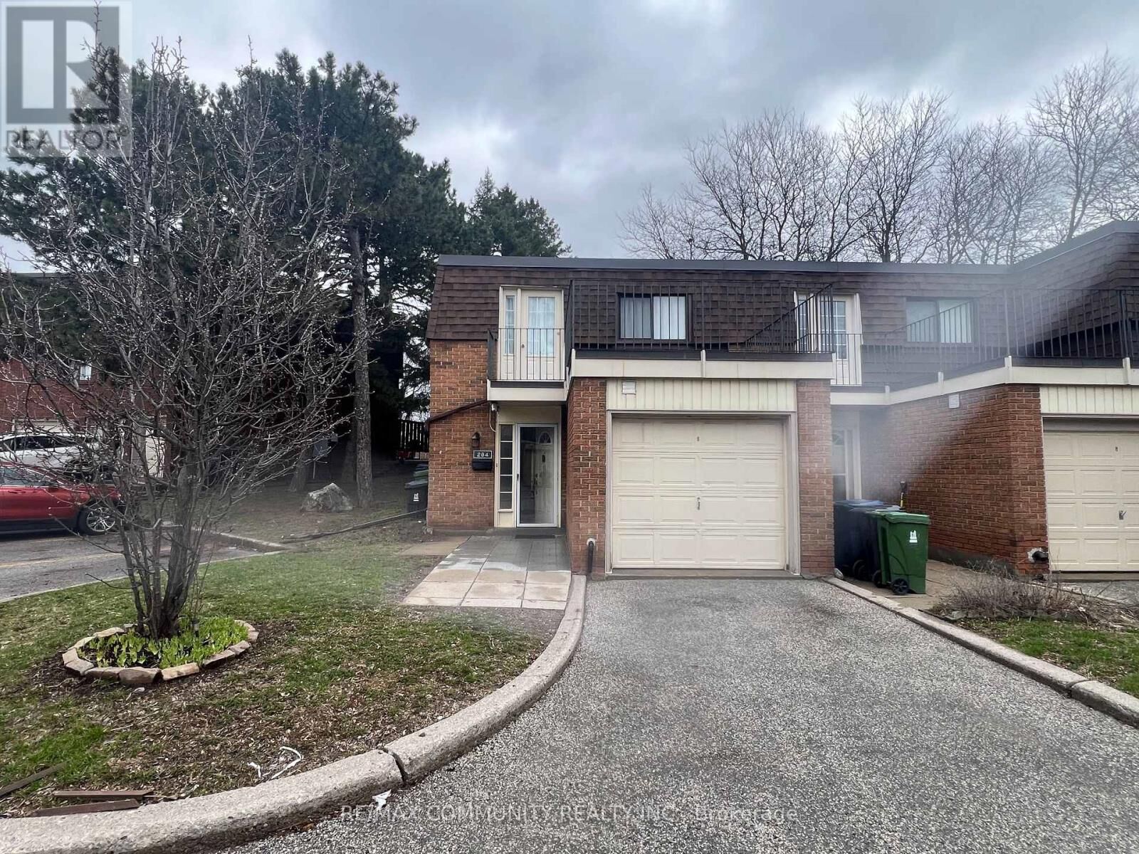 Property Photo:  284 Sprucewood Court  ON M1W 1P8 