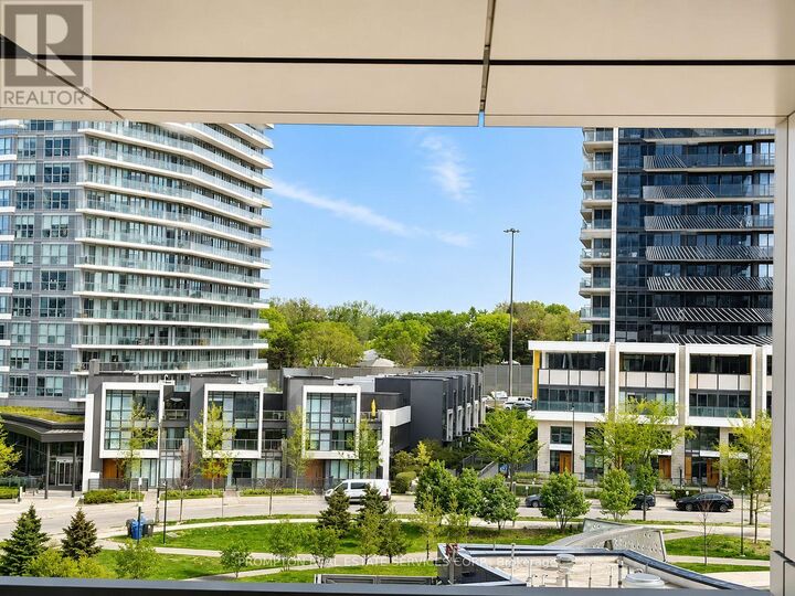 Property Photo:  68 Esther Shiner Boulevard 302  ON M2K 0J6 