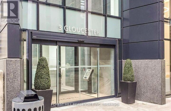 Property Photo: 3 Gloucester Street 3709 ON M4Y 0C6
