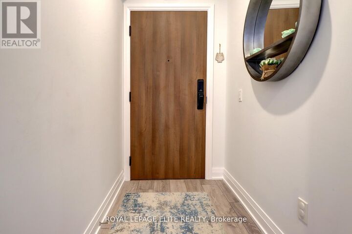 Property Photo:  21 Park Street East 318  ON L5G 0C2 