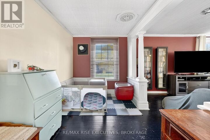 Property Photo: 336 Queen Street ON K0H 1G0