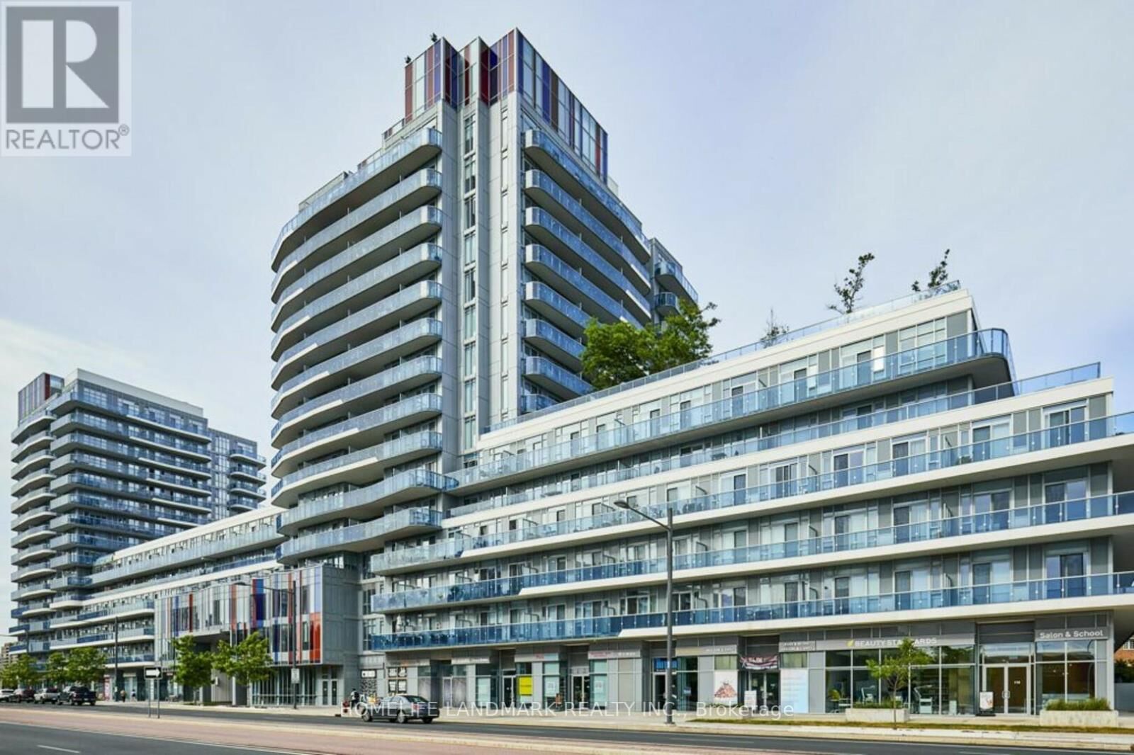 Property Photo: 9471 Yonge Street 745 ON L4C 1V4