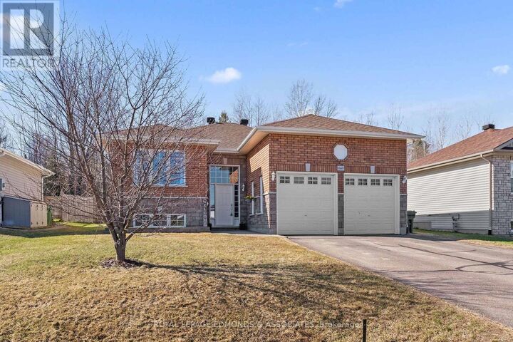 Property Photo: 669 Fairview Avenue South ON K8A 8N4