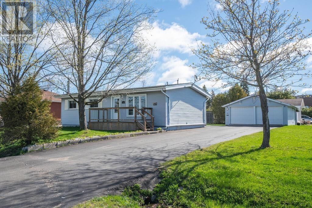Property Photo:  124 Albion St  ON P6B 5E1 