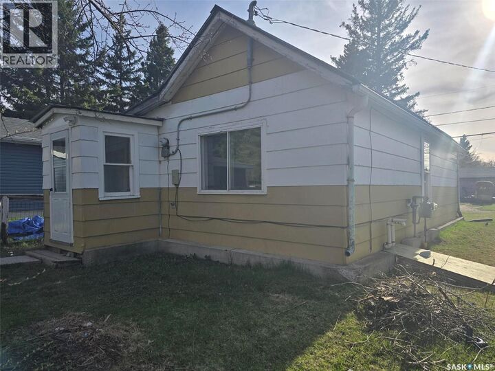 Property Photo:  814 Southesk Street  SK S0G 5C0 