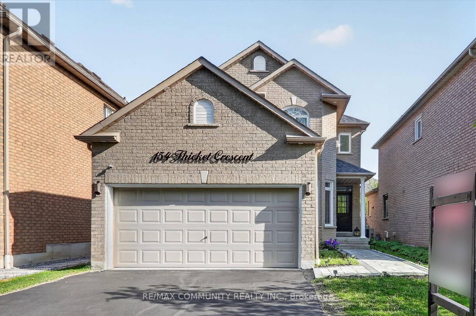 Property Photo:  154 Thicket Crescent  ON L1V 6V7 