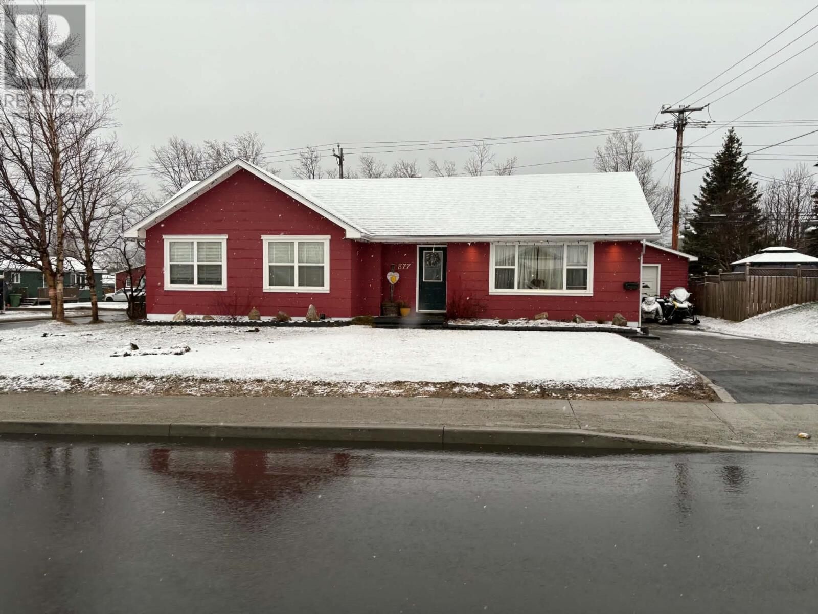 Property Photo:  877 Hudson Drive  NL A2V 1M8 