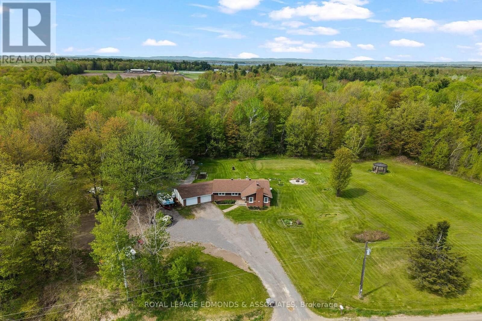 Property Photo: 346 Hila Road ON K8A 6W3