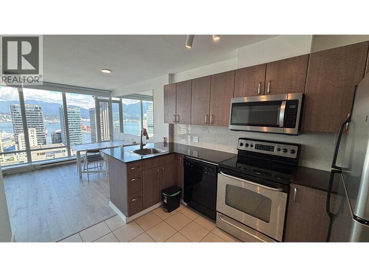 Property Photo:  610 Granville St Street 2908  BC V6C 3J3 