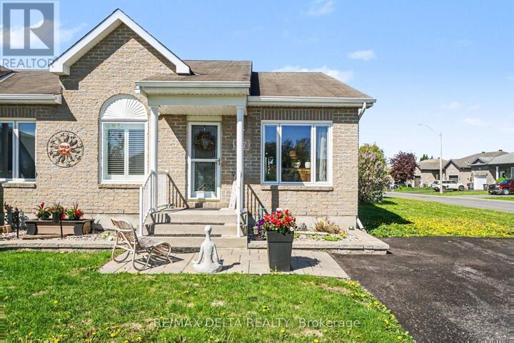 Property Photo:  117 Panorama Avenue  ON K0A 3K0 