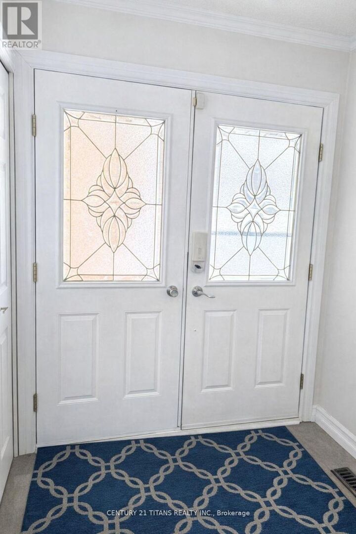 Property Photo:  112 Fernbank Place  ON L1R 1T2 