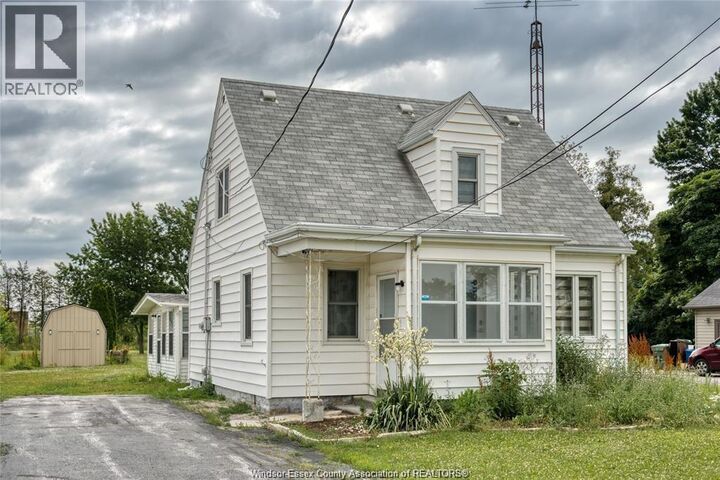 Property Photo:  4906 Howard Avenue  ON N9H 1C9 