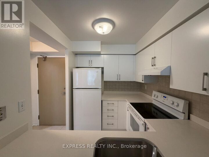 Property Photo: 942 Yonge Street 320 ON M4W 3S8