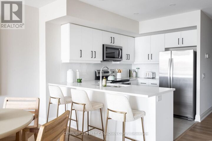Property Photo:  4286 East King Street 1007  ON N2P 2E9 