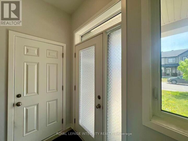 Property Photo:  55 Kindred Row  ON K2S 2Z6 