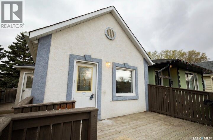 Property Photo:  2070 Reynolds Street  SK S4N 3M8 
