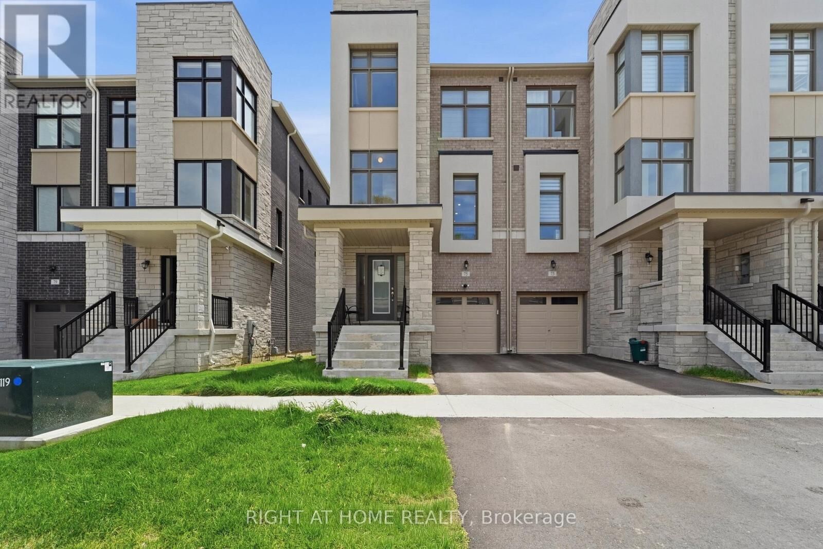 Property Photo:  75 Puisaya Drive  ON L4E 1L2 