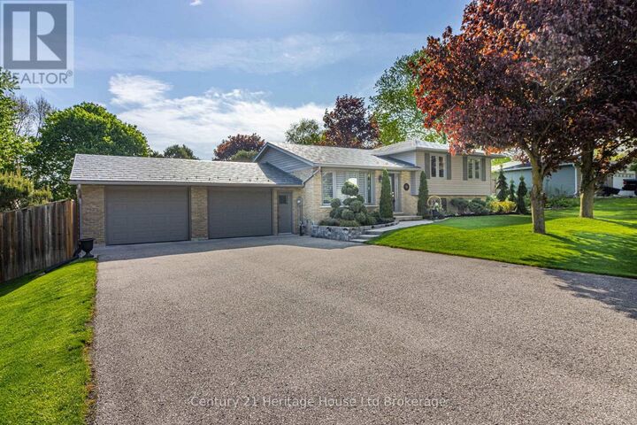 Property Photo: 11 Millard Street ON N4S 7V6