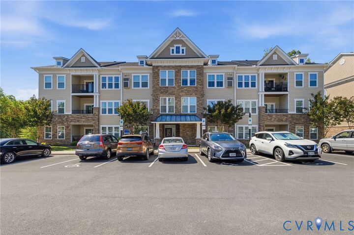 Property Photo:  1040 Westwood Village Way 402  VA 23114 