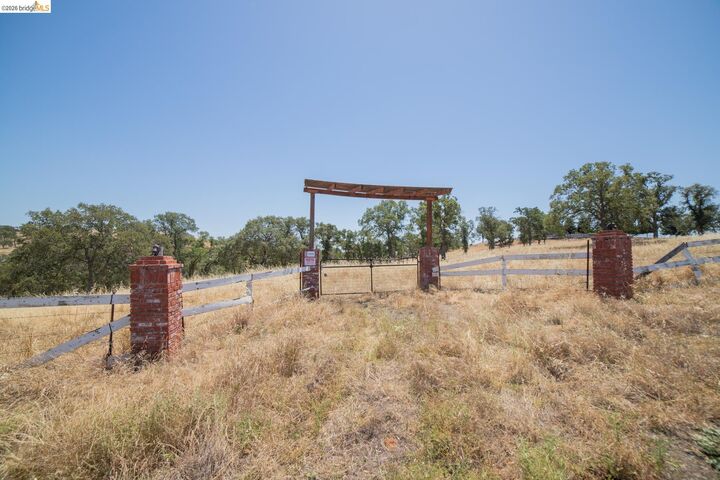 Property Photo:  4839 S Avenida Lugo Way  CA 95329 
