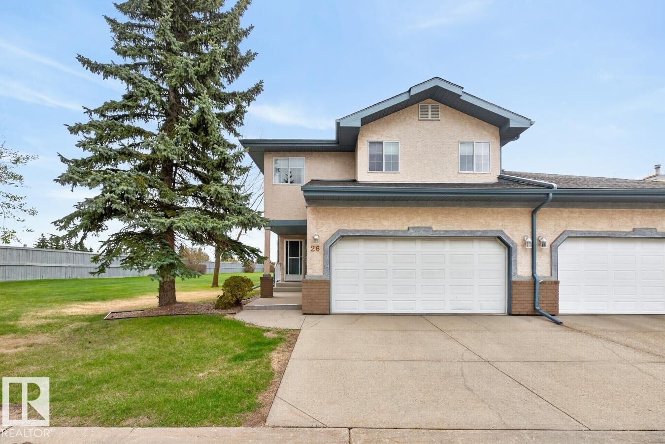 Property Photo:  26 Estates Crest  AB T8B 1M9 